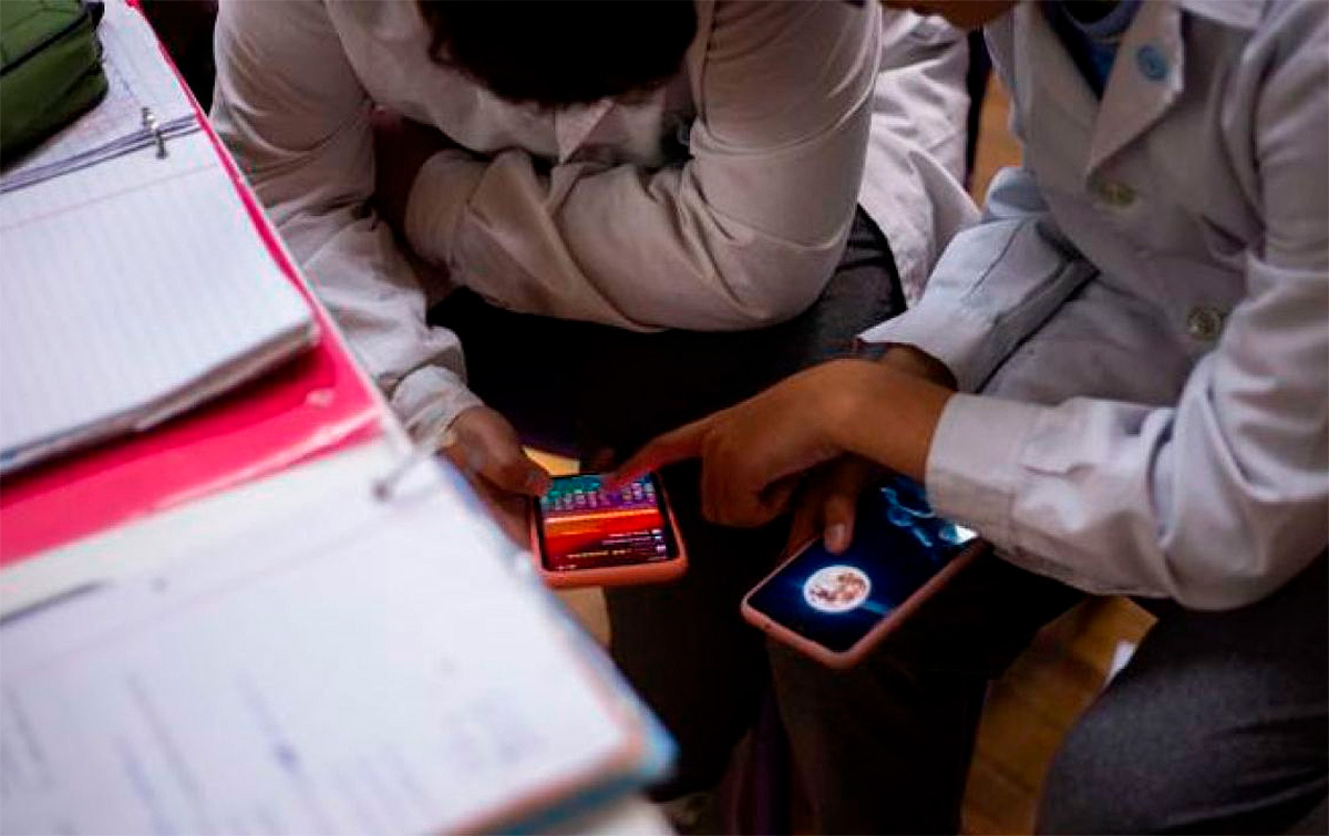 celular escuela