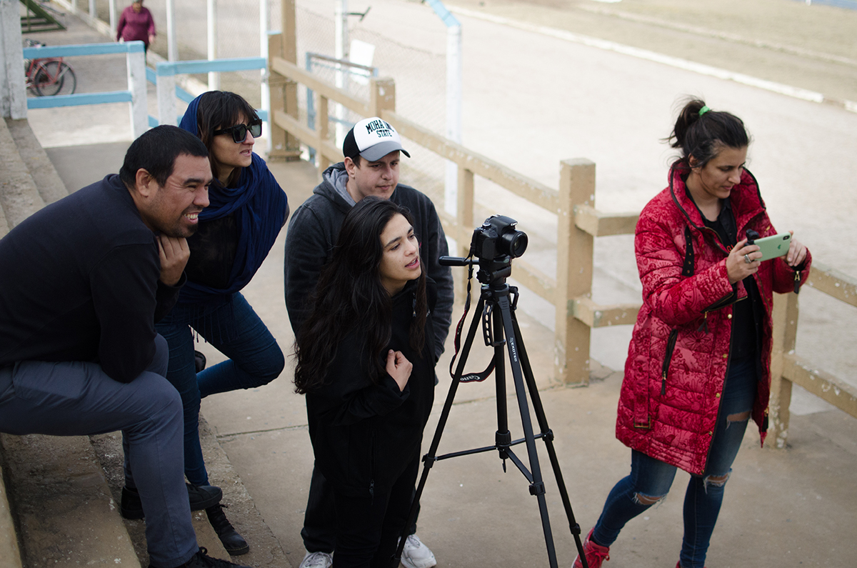 equipo audiovisual fuerte al medio copia