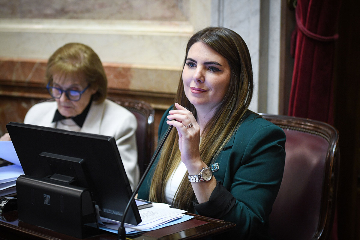 victoria huala senado