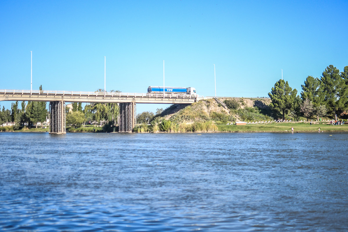 puente la adela