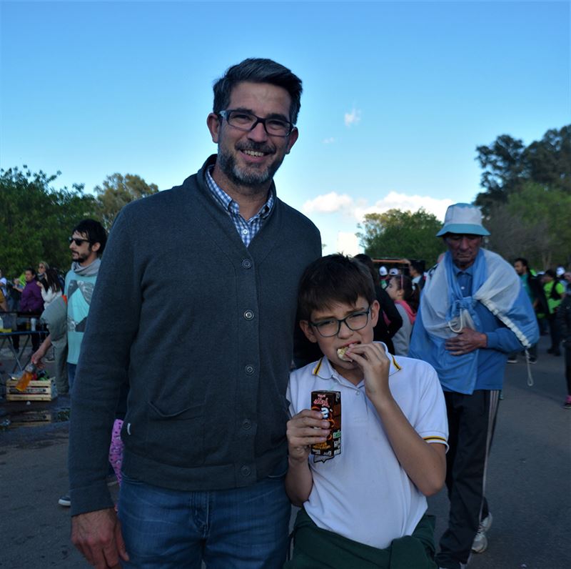 HOMBRE CON NIÑO